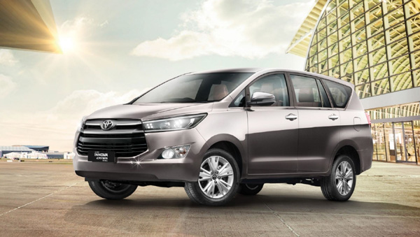 Bên ngoài xe Toyota Innova