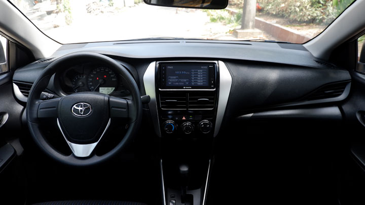 Bên trong xe Toyota Vios