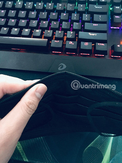 mẹo đeo khẩu trang không mờ kính