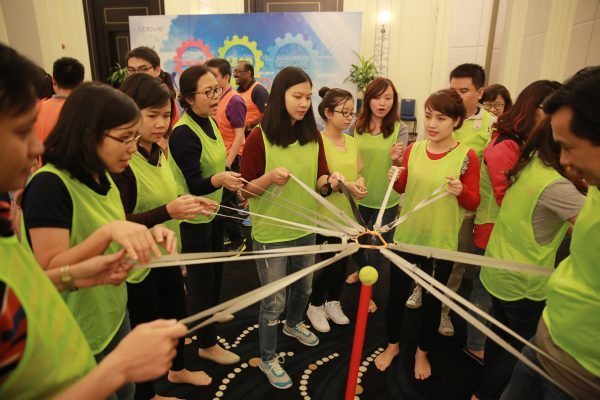 Tổ chức và tham gia các hoạt động tập thể tại công ty