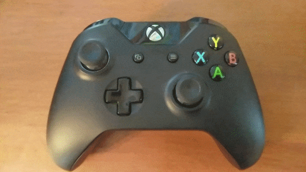 Tay cầm chơi game Xbox One nhấp nháy