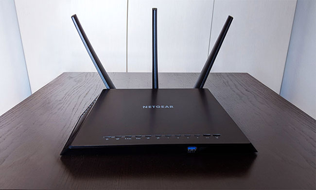 Router Netgear Nighthawk AC2300 Smart WiFi (R7000P)