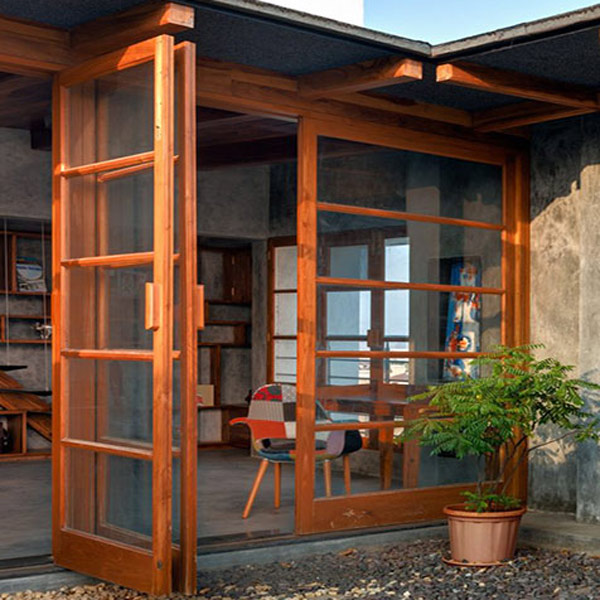 Mẫu cửa kính khung gỗ đẹp 16