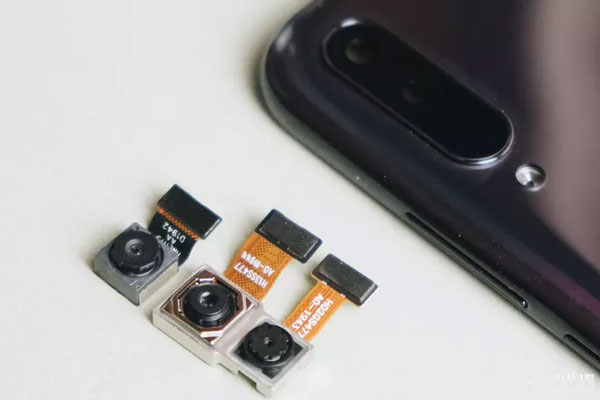 Hệ thống cụm 3 camera sau của máy