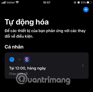 Cứ mỗi 12 giờ trưa là iPhone sẽ tự động đổi ảnh nền sang hình khác