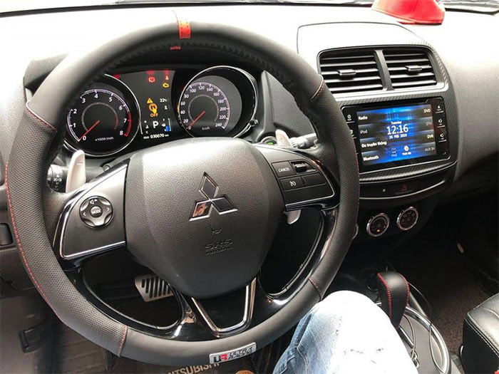 Bọc vô lăng Ultra Racing