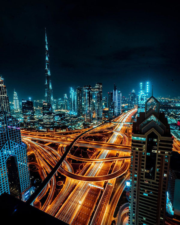 Nhìn từ trên cao, mạng lưới giao thông của Dubai trông như mê cung