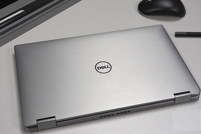 Dell Latitude 7400 có vỏ ngoài bằng nhôm màu bạc