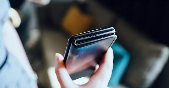 Smartphone màn hình gập ba của TCL 1