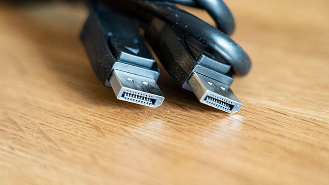 DisplayPort 2.0 sử dụng cùng một đầu nối DisplayPort truyền thống