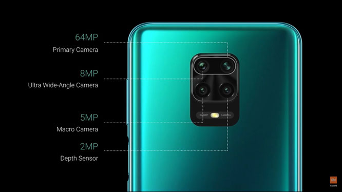 Cụm 4 camera ở mặt lưng của máy