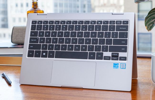 Các phím của Samsung Notebook 9 Pro có độ nảy tốt