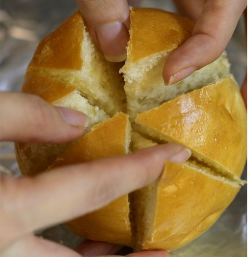 Brot in 6 Teile schneiden