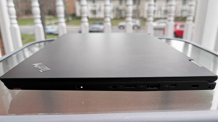 ThinkPad L390 Yoga có rất nhiều cổng