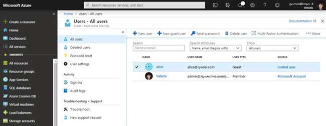 Truy cập bảng điều khiển Azure Active Directory Users Management