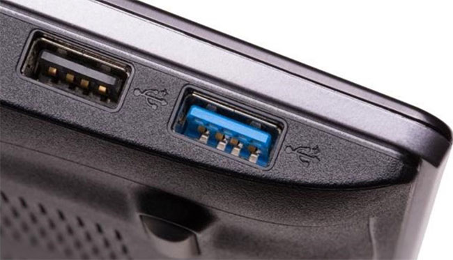 Làm sạch cổng USB