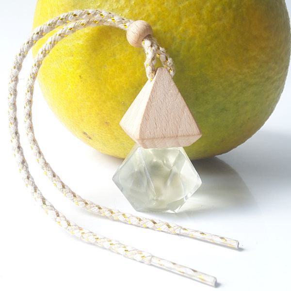 Tinh dầu để ô tô hương bưởi