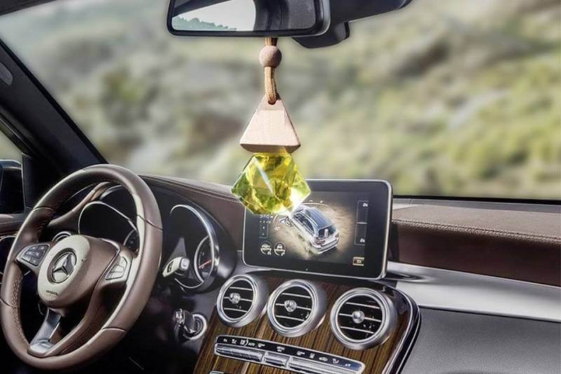 Lưu ý khi chọn tinh dầu treo xe hơi ôtô