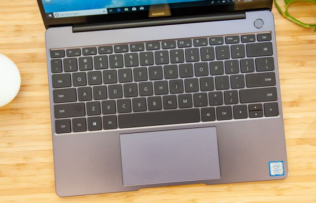 Bàn phím của Huawei MateBook 13 dễ gõ