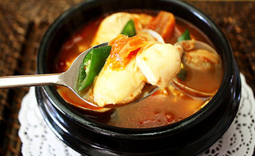 Cách nấu canh kim chi hải sản