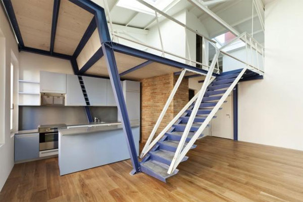 Mẫu cầu thang ấn tượng cho ngôi nhà có gác lửng