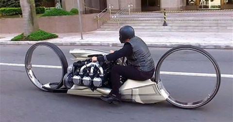 Choáng với siêu mô tô TMC Dumont chạy bằng động cơ máy bay, cực ngầu như trong phim viễn tưởng