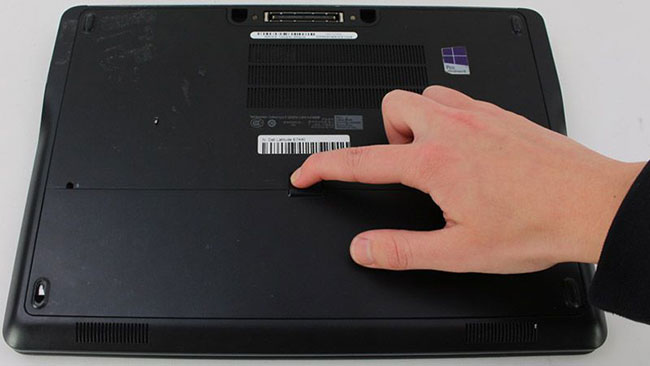 Pin của Dell Latitude E7440 có thể tháo rời