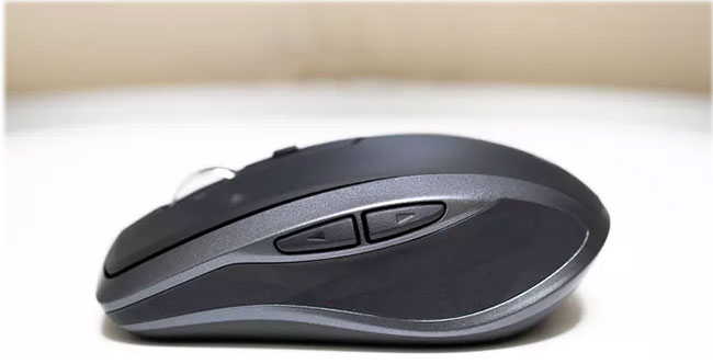Logitech MX Anywhere 2S có công nghệ Bluetooth Low Energy cũng như bộ thu Unifying chuyên dụng