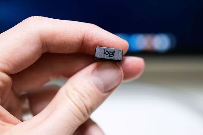 Không có nơi cất giữ bộ thu tín hiệu Bluetooth đi kèm