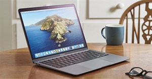 Tại sao màn hình Macbook Air 2020 sáng hơn 32% khi chạy Windows 10?