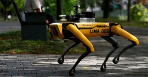 Chú chó robot có thể nhảy Uptown Funk này đang giúp Singapore thực hiện giãn cách xã hội như thế nào?