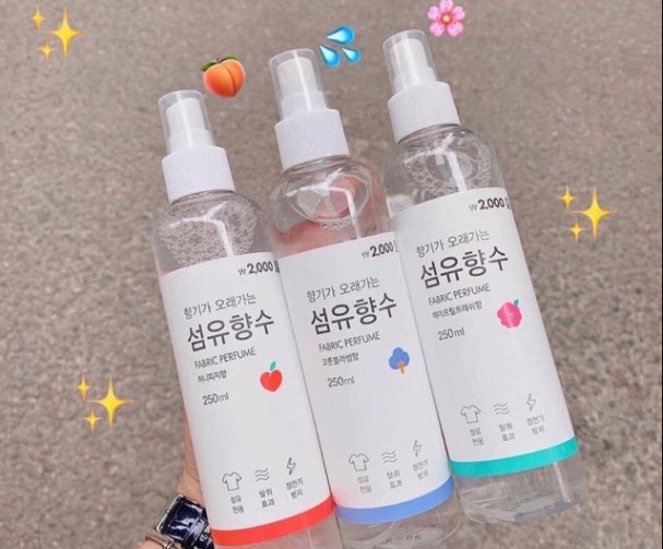 Sử dụng nước xịt thơm đồ vải