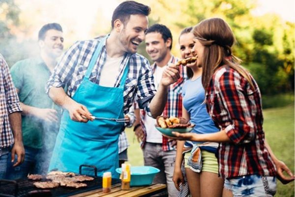 Tổ chức tiệc nướng ngoài trời cần lưu ý rất nhiều vấn đề