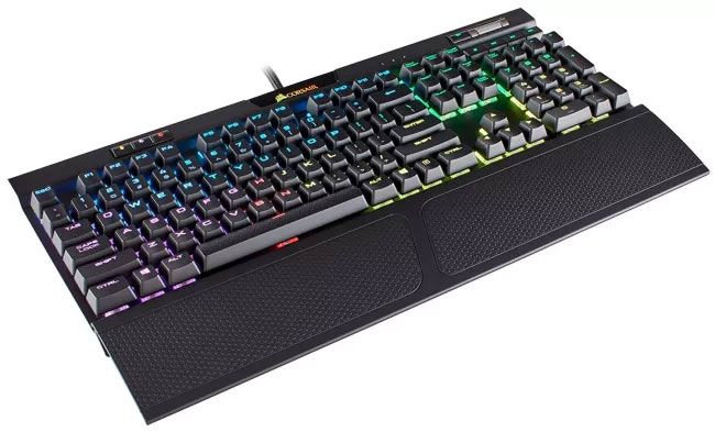 K70 RGB MK.2 gần như giống hệt với Corsair Strafe RGB MK.2 giá rẻ hơn