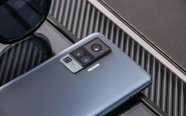 Cụm camera chính trên Vivo X50 Pro+