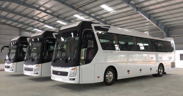 Xe khách không có cửa bên trái