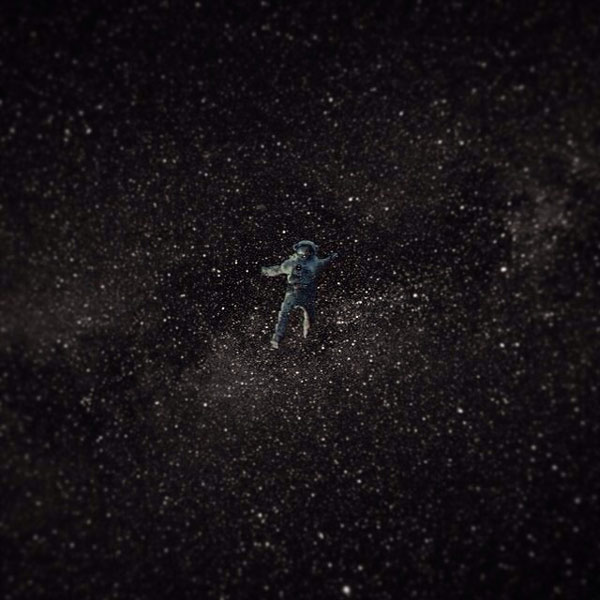 Không gian vũ trụ hoàn toàn tĩnh lặng