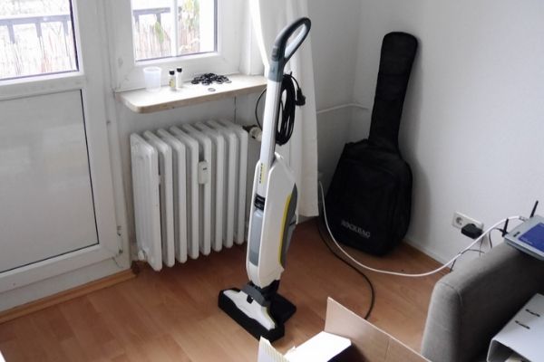 Máy lau sàn 2 trong 1 Karcher FC 5 Premium