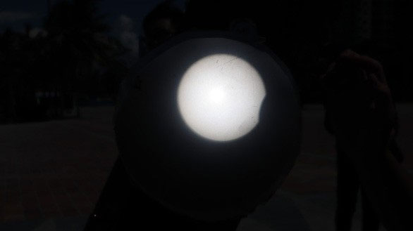 Hình ảnh nhật thực được chụp tại Đà Nẵng lúc 14h20