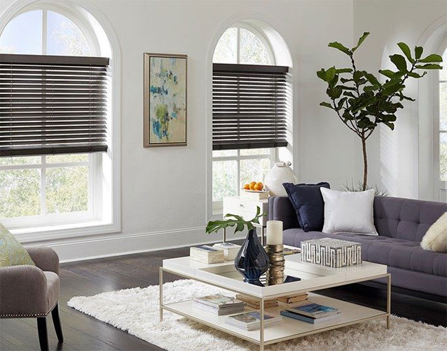 Smart blind (rèm thông minh hay rèm tự động) là tấm che cửa sổ bao gồm các động cơ tích hợp