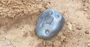 'Thiên thạch' kim loại nặng 2,8 kg rơi xuống mặt đất