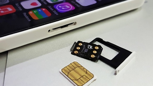 iPhone Lock muốn dùng tại Việt Nam thì cần sự hỗ trợ của SIM ghép (màu đen)
