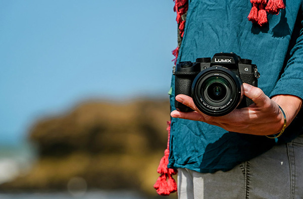 Lumix G90