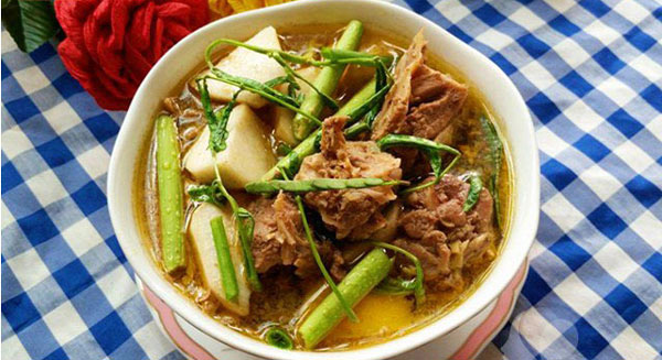 Vịt om sấu khoai sọ