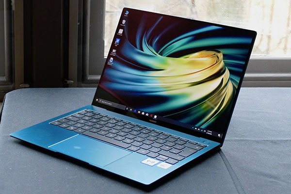Màu Emerald Green của MateBook X Pro 2020