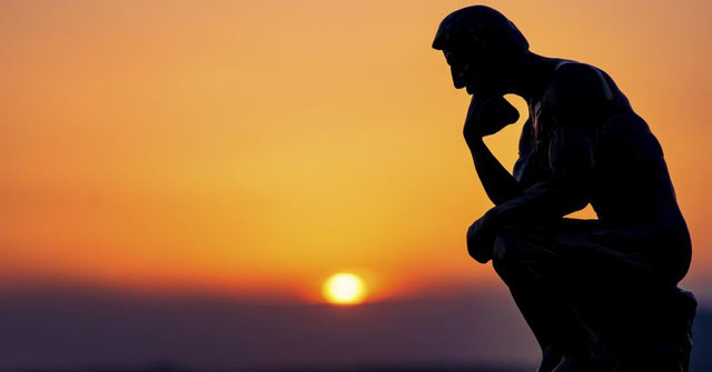 Khi còn sống, hãy cứ vui vẻ một chút