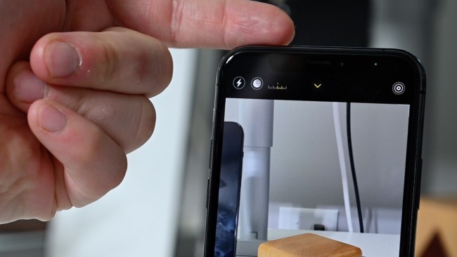 Thang đo bù phơi sáng mới hiển thị trong ứng dụng Camera trên iOS 14