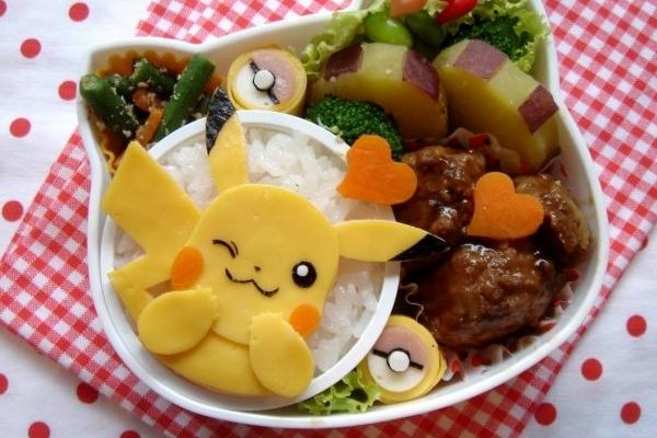 Cơm hộp hình Pikachu xinh xắn