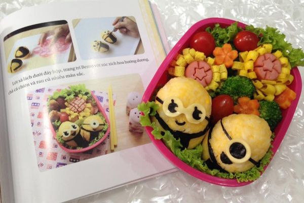 Hộp cơm Bento hình Minions