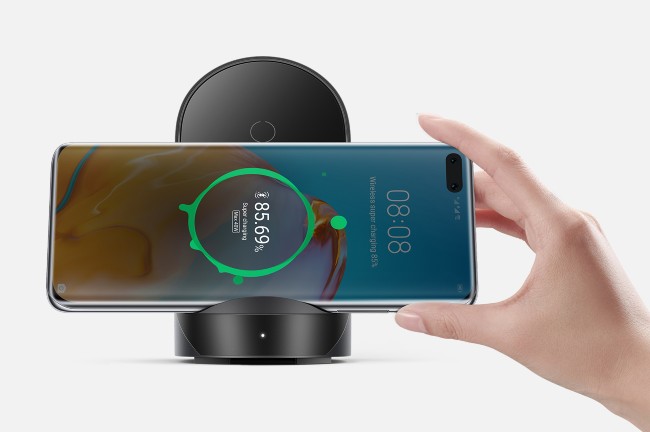 Sạc nhanh không dây 40W của Huawei có thể sạc đầy 100% pin cho P40 Pro+ chỉ trong 82 phút